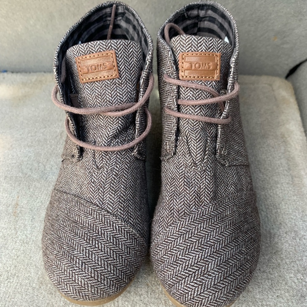 Toms wedge booties